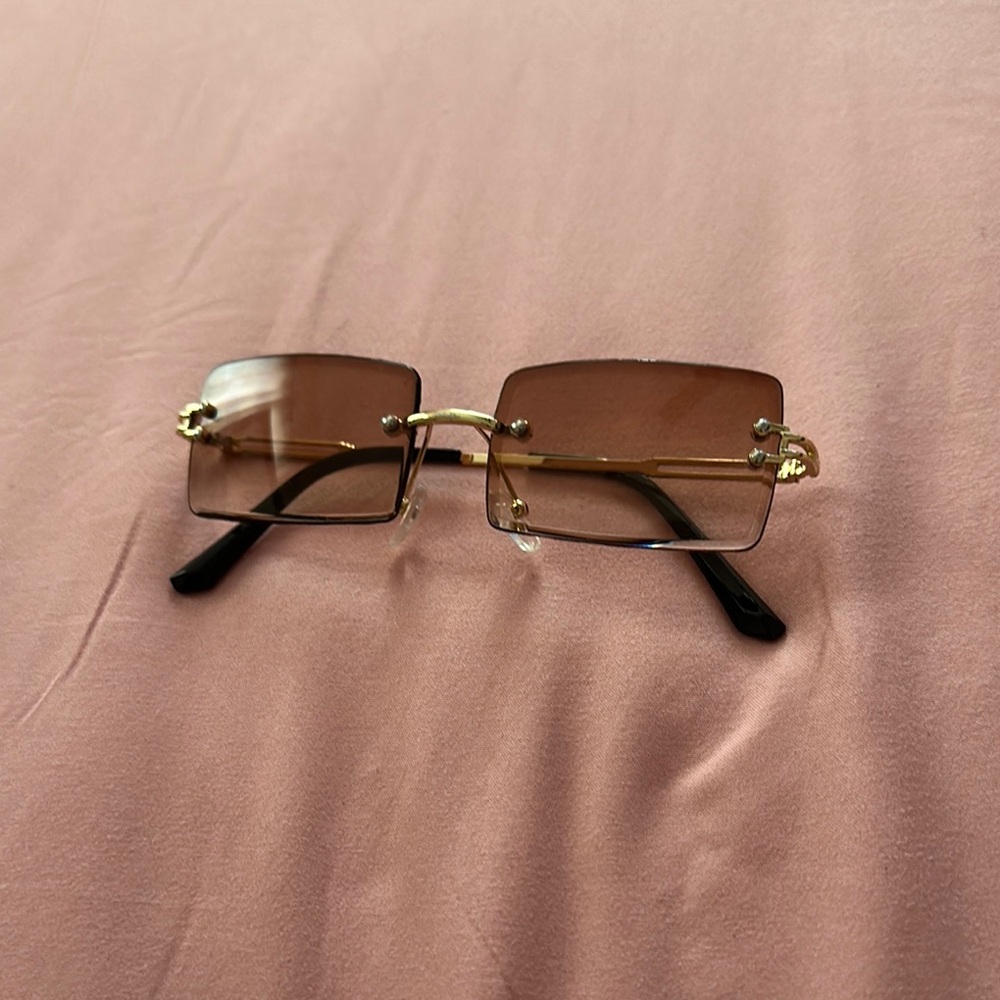 Elegant Gold and Brown Sunglasses